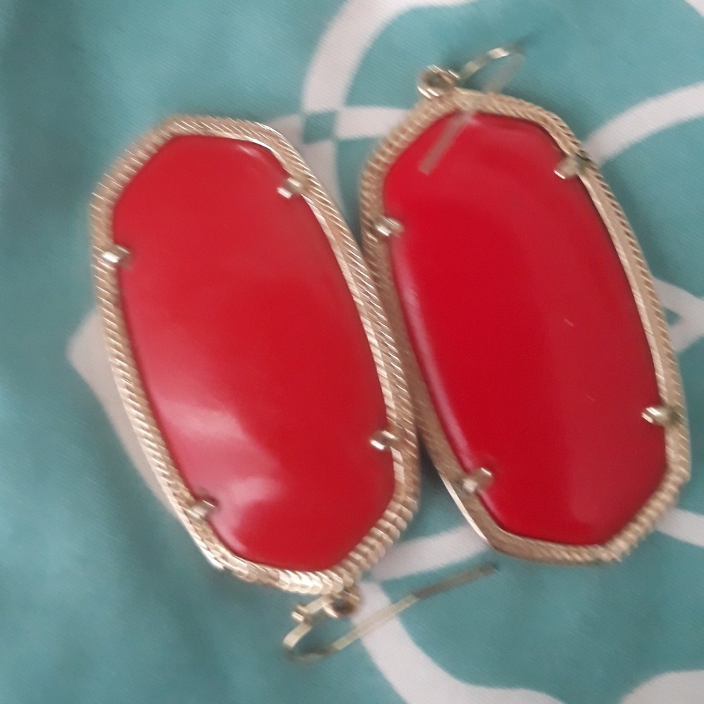 Kendra Scott Danielle earrings